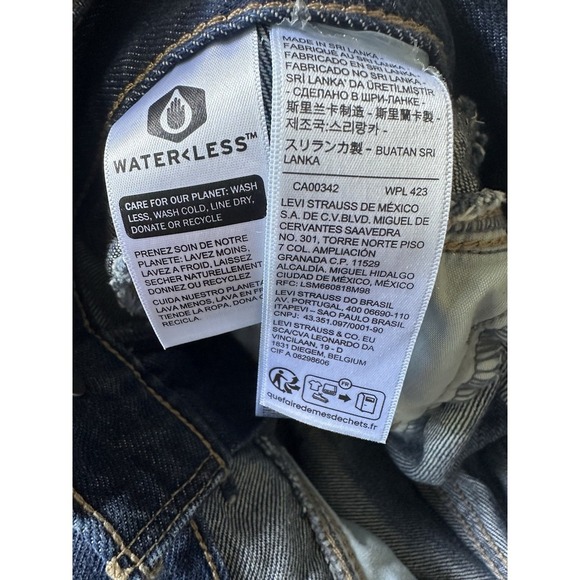 Levi's Women's High Rise Pleated Denim Shorts Size 28 Blue Jean Vintage Style - Picture 6 of 7